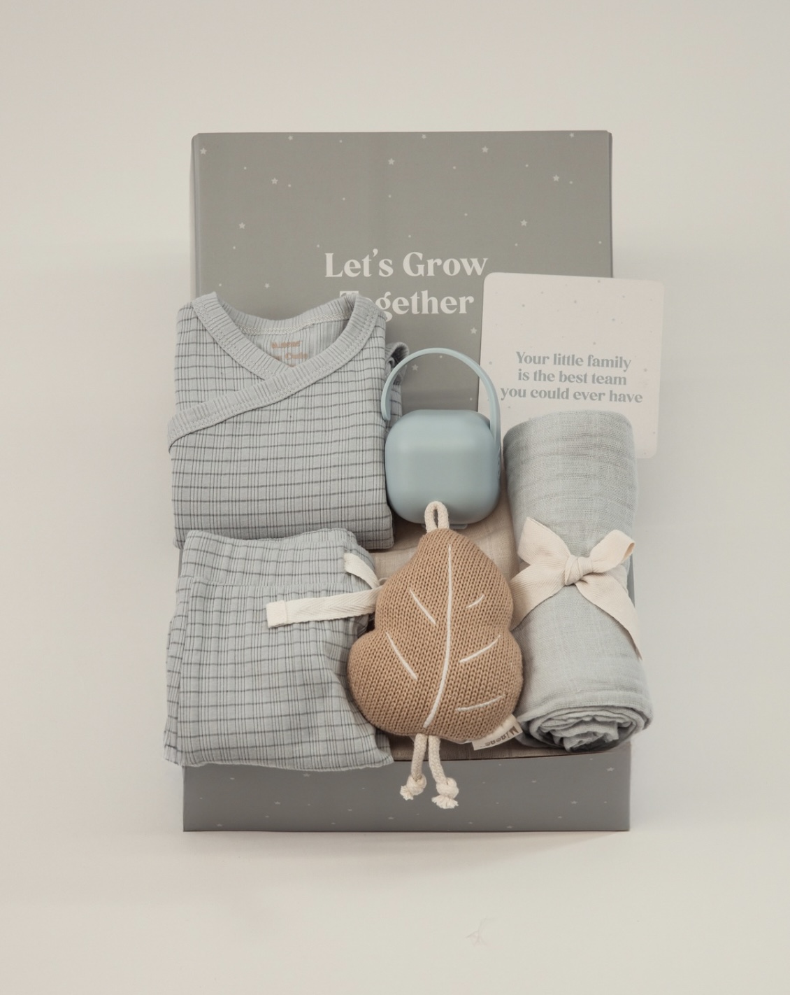 15332018_12_1.jpg מארז מתנה מיננה - Welcome, Little One - תכלת – תמונה 1